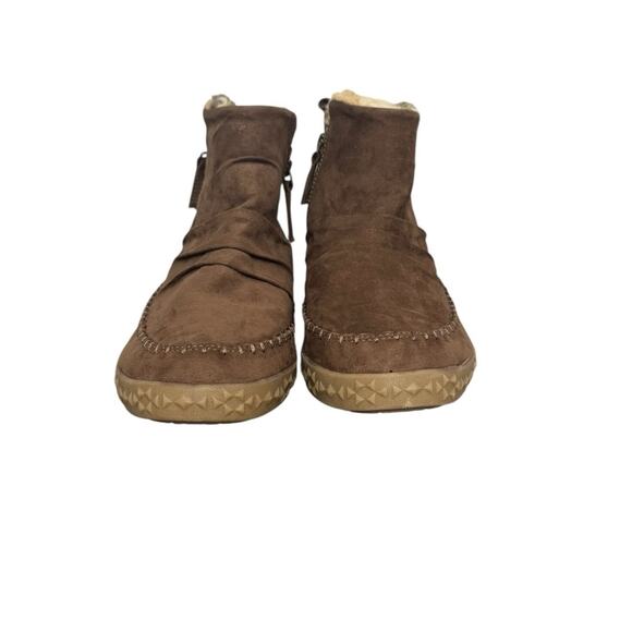 New! Muk Luks Women's Street Richmond Faux Suede Ankle Bootie - Size 11 - Picture 7 of 10